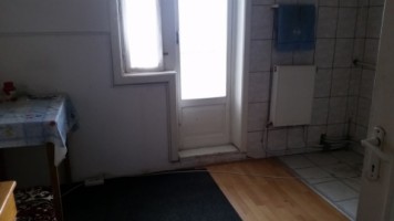 apartament-de-vanzare-3-camere-decomandat-cetate-3