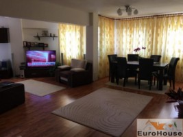 apartament-de-vanzare-3-camere-cu-scara-interioara-centru-1