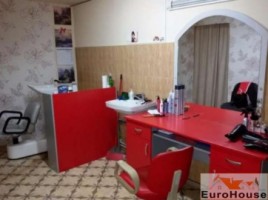 apartament-2-camere-trasformat-si-spatiu-comercial-1