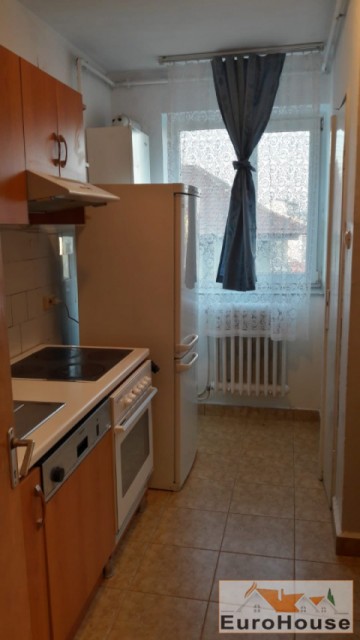 apartament-de-inchiriat-3-camere-alba-iulia-8