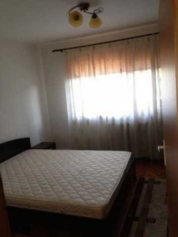 apartament-3-camere-decomandat-in-centru-0