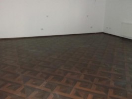 vand-apartament-tip-vila-cu-scara-interioara-de-lux-in-zona-cetate-2