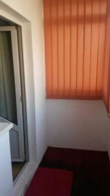 vand-apartament-cu-3-camere-decomandat-finisat-in-zona-ampoi-2-1