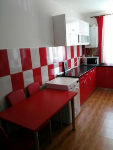 vand-apartament-cu-2-camere-decomandat-finisat-la-cheie-in-bloc-nou-in-zona-centru-1