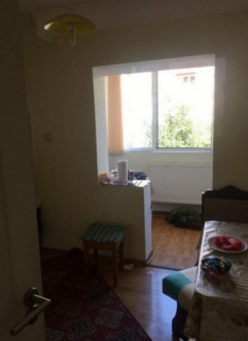 vand-apartament-3-cameredecomandat-cetate-mercur-1