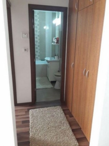 vand-apartament-3-camere-in-cetate-zona-piata-3