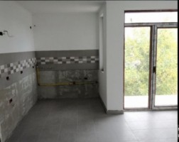 vand-apartament-2-camere-in-centru-bloc-nou