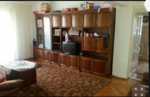 vand-apartament-3-camere-decomandat-in-centru-0