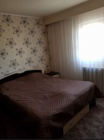 vand-apartament-de-2-cameredecomandat-in-cetate-zona-mercur-2