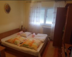 vand-apartament-3-camere-decomandat-in-centru-2