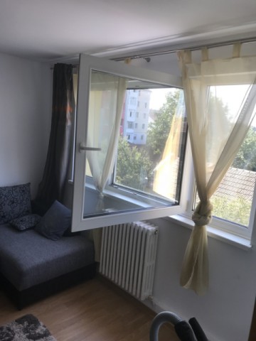 vand-apartament-de-2-camere-in-cetate