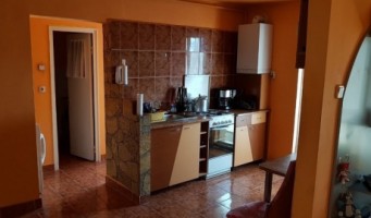 vand-apartament-de-2-cameredecomandat-in-zona-cetate-mercur