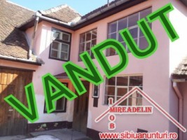 de-vanzare-casa-3-camere-gradina-loc-cisnadioara
