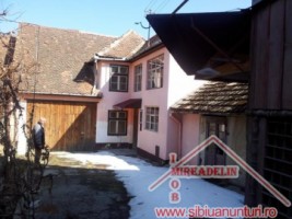 de-vanzare-casa-3-camere-gradina-loc-cisnadioara-1