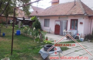 vand-casa-4-camere-singur-in-curte-str-lupeni-2