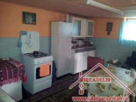 vand-casa-4-camere-singur-in-curte-str-lupeni-10