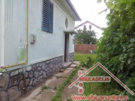 vand-casa-2-camere-singur-in-curte-zona-ceferistilor-1