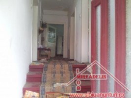 vand-casa-2-camere-singur-in-curte-zona-ceferistilor-5