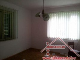 vand-casa-2-camere-singur-in-curte-zona-ceferistilor-6