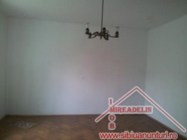 vand-casa-2-camere-singur-in-curte-zona-ceferistilor-7