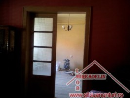 vindem-casa-2-camere-zona-trei-stejari-5