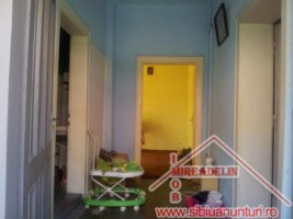 vindem-casa-2-camere-zona-trei-stejari-6