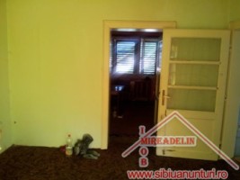 vindem-casa-2-camere-zona-trei-stejari-7