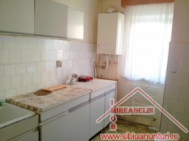 vand-apartament-3-camere-valea-aurie-zona-strada-sibiel-4