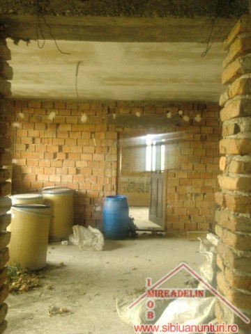 vand-casa-de-locuit-semifinisata-zona-arpasu-de-sus-6