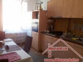 vindem-apartament-la-casa-2-camere-strada-xenopol-1