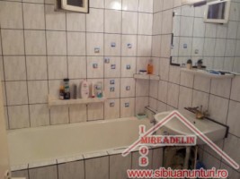 de-vanzare-apartament-2-camere-cartier-valea-aurie-6