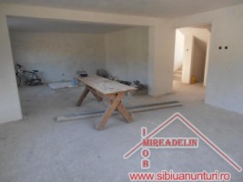 vand-casa-de-locuit-5-camere-localitatea-cisnadie-2
