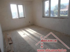 vand-casa-de-locuit-5-camere-localitatea-cisnadie-3