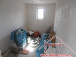 vand-casa-de-locuit-5-camere-localitatea-cisnadie-5