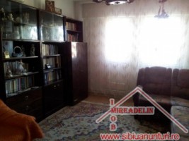 vand-apartament-3-camere-zona-spitalul-judetean-1