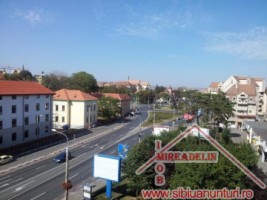 vand-apartament-3-camere-zona-spitalul-judetean-7