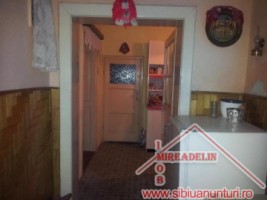 vindem-casa-de-locuit-3-camere-zona-compa-lazaret-5