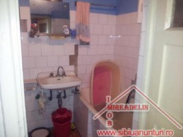 vindem-casa-de-locuit-3-camere-zona-compa-lazaret-7