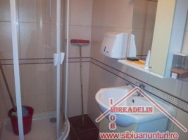 de-vanzare-apartament-la-casa-pretabil-cabinete-4