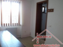 de-vanzare-apartament-la-casa-pretabil-cabinete-5