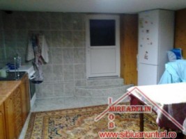 persoana-fizica-vand-casa-de-locuit-loc-hamba-1
