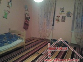 persoana-fizica-vand-casa-de-locuit-loc-hamba-3