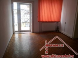 inchiriem-spatiu-birou-120-mp-zona-centrala-9