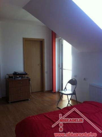 vindem-vila-4-camere-loc-sura-mica-cartier-eden-8