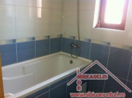inchiriem-vila-pe-4-camere-loc-sura-mica-eden-9