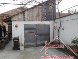 vindem-casa-3-camere-singur-in-curte-cartier-lazaret-1