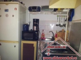 vindem-casa-3-camere-singur-in-curte-cartier-lazaret-4