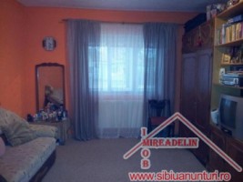 vindem-casa-3-camere-singur-in-curte-cartier-lazaret-8