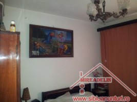 vand-apartament-4-camere-etaj-iii-strada-olteniei-5