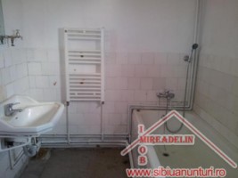 vand-casa-singur-in-curte-str-stefan-cel-mare-5